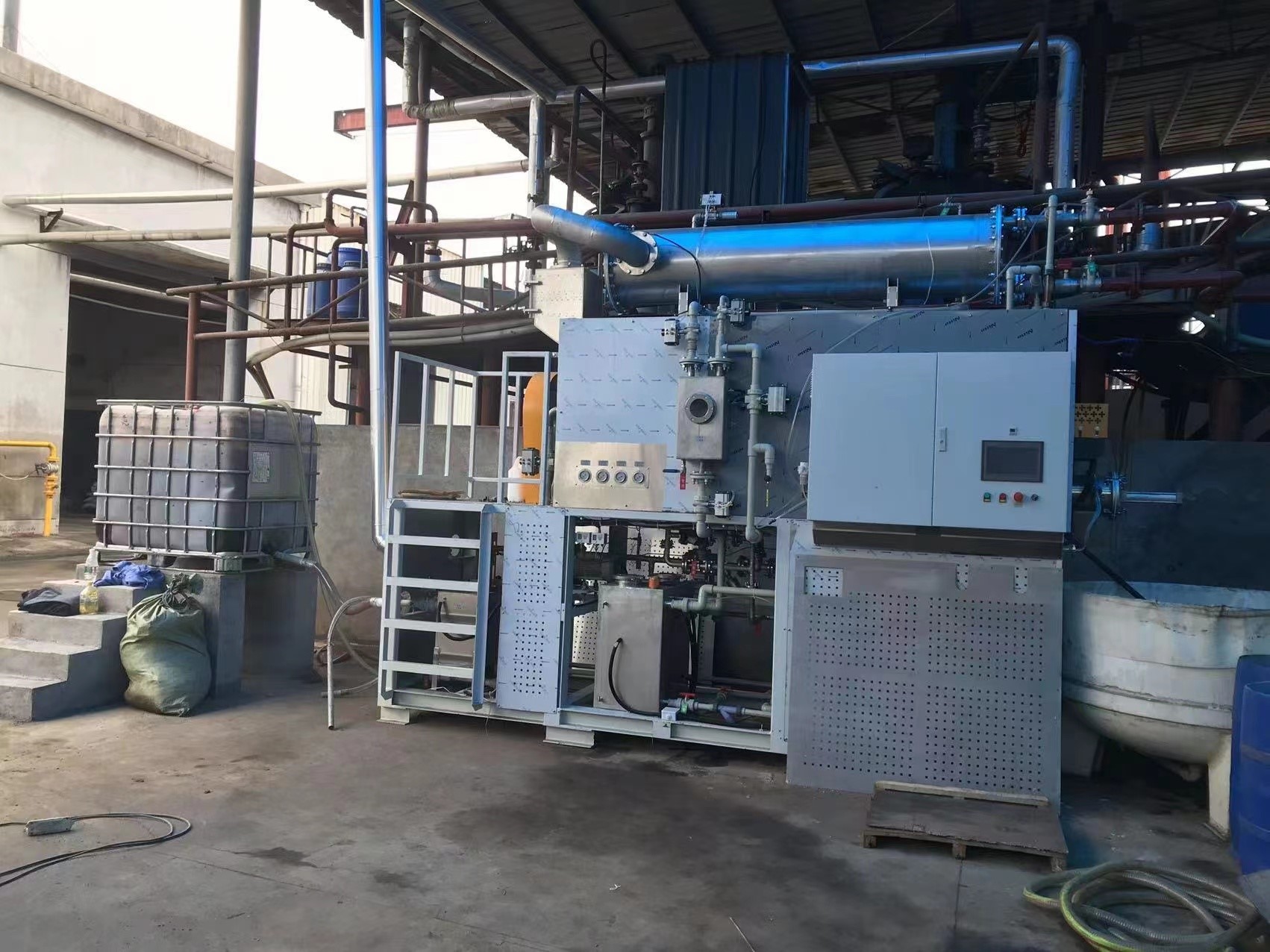 化工廢水處理新選擇，弗洛德低溫蒸發(fā)結(jié)晶設(shè)備實(shí)現(xiàn)廢水減量95%